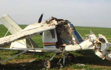 Ukraynada təyyarə qəzasında pilot və sərnişin yaralandı