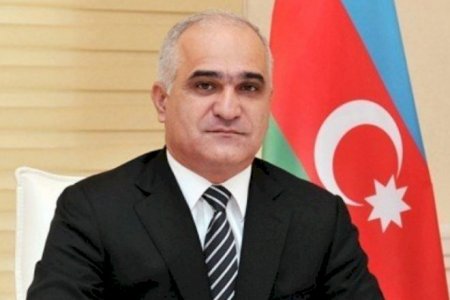 Prezident Şahin Mustafayevi vəzifəsindən azad etdi