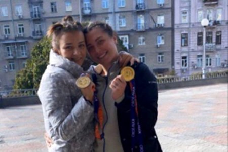 Güləşçilərimiz Ukraynada 2 medal qazandı