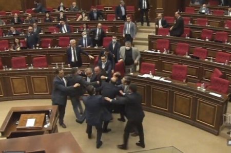 Moldova parlamentində dava