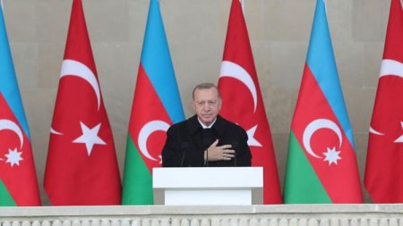 Ərdoğan: “Türkiyə bütün imkanları ilə azərbaycanlı qardaşlarının yanında oldu”