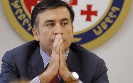 Saakaşvili Zelenskinin xeyrinə seçkilərdən imtina etdi