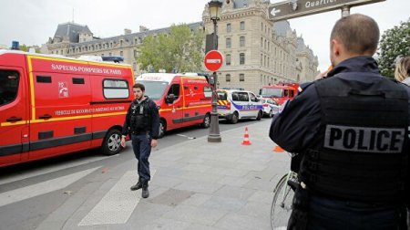 Parisdə polis qərargahına hücum - ÖLƏNLƏR VAR